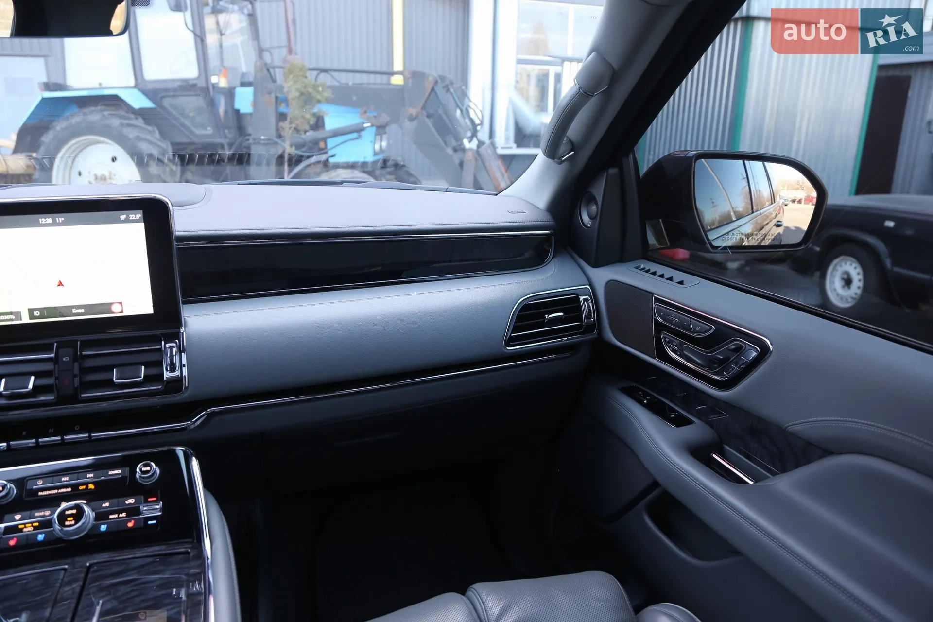 2019 Lincoln Navigator - мініатюра 20