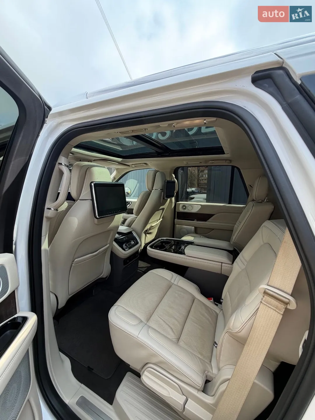 2018 Lincoln Navigator - мініатюра 22