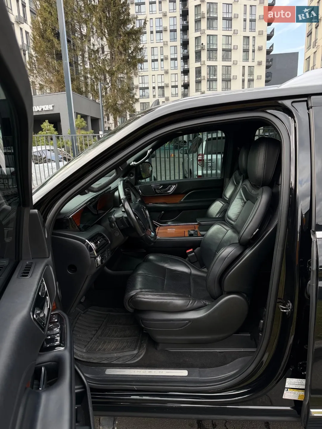 2018 Lincoln Navigator - мініатюра 26