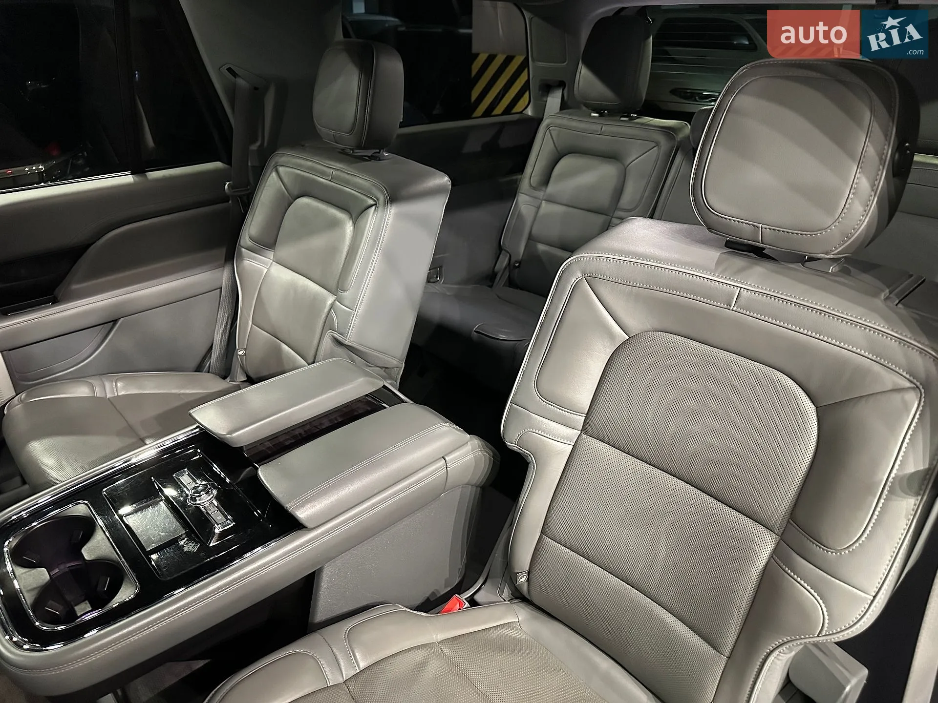 2018 Lincoln Navigator - мініатюра 11