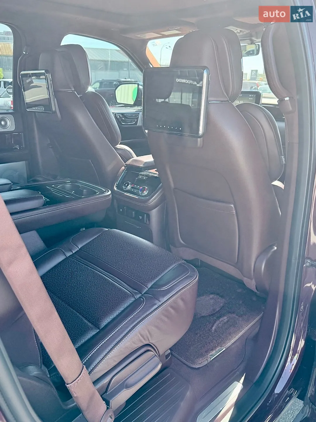 2018 Lincoln Navigator - мініатюра 29