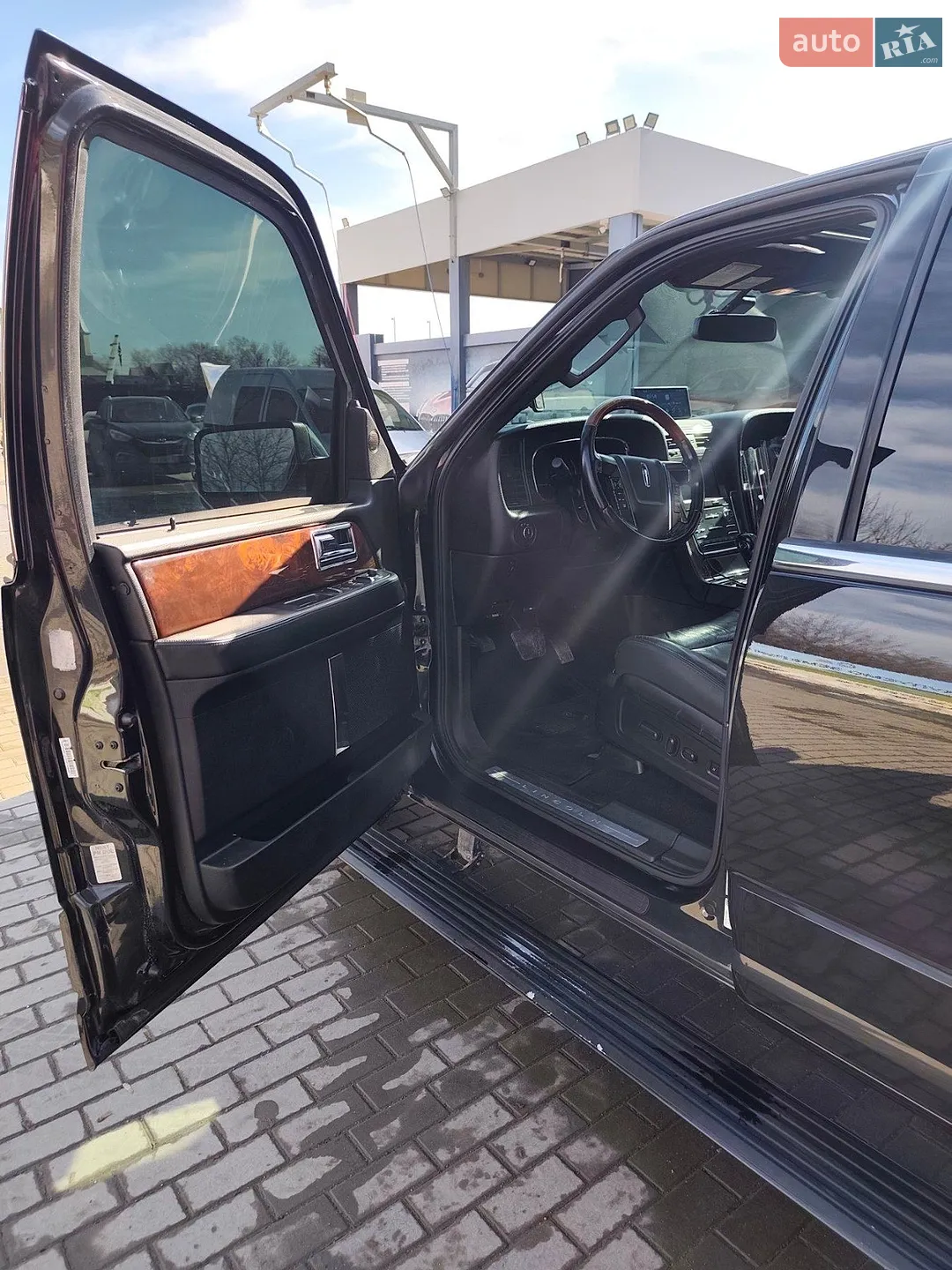 2014 Lincoln Navigator - мініатюра 17