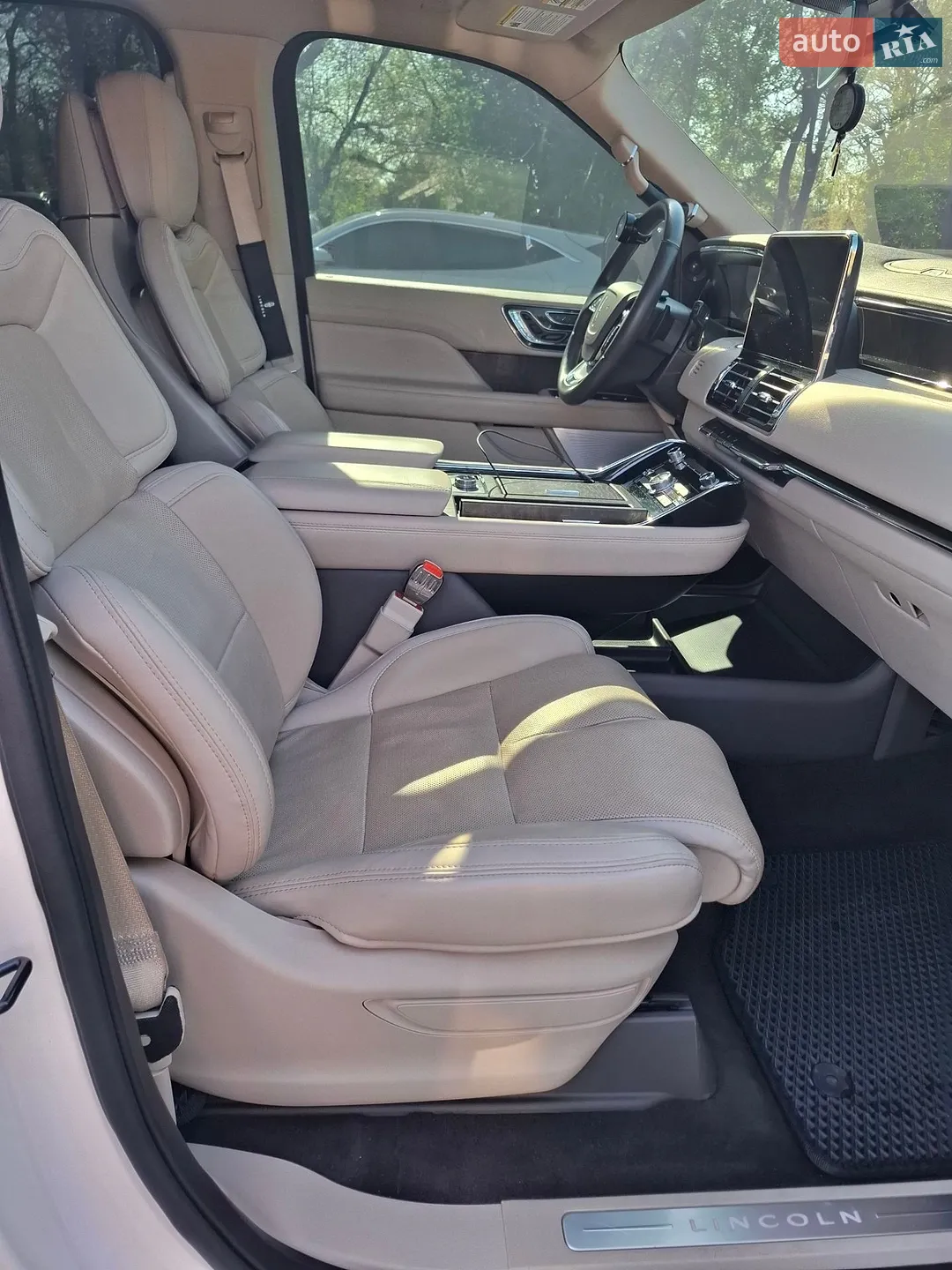 2021 Lincoln Navigator - мініатюра 23
