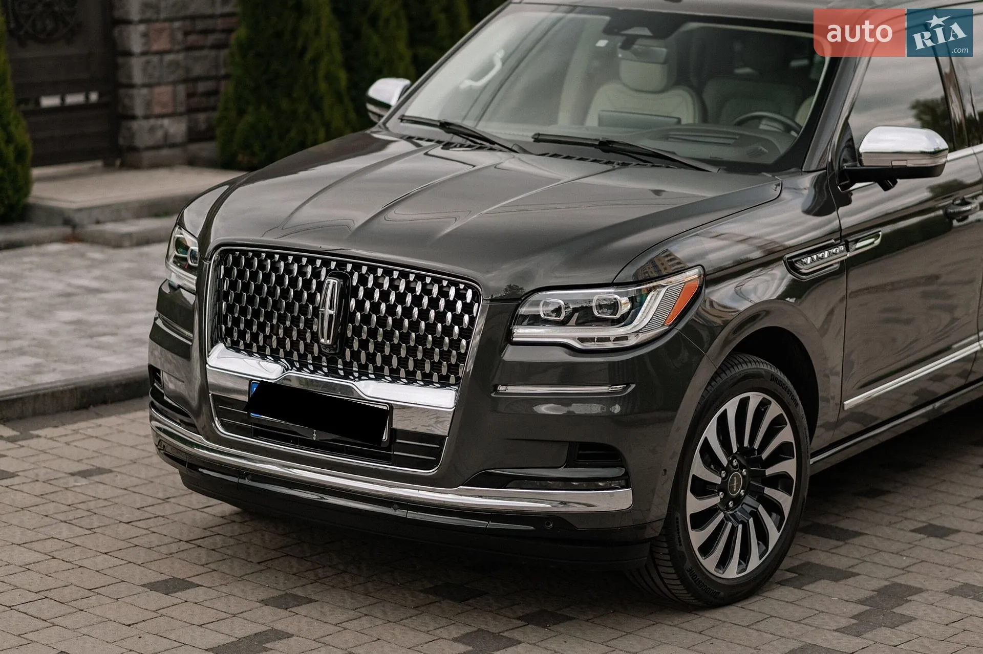 2022 Lincoln Navigator - мініатюра 3