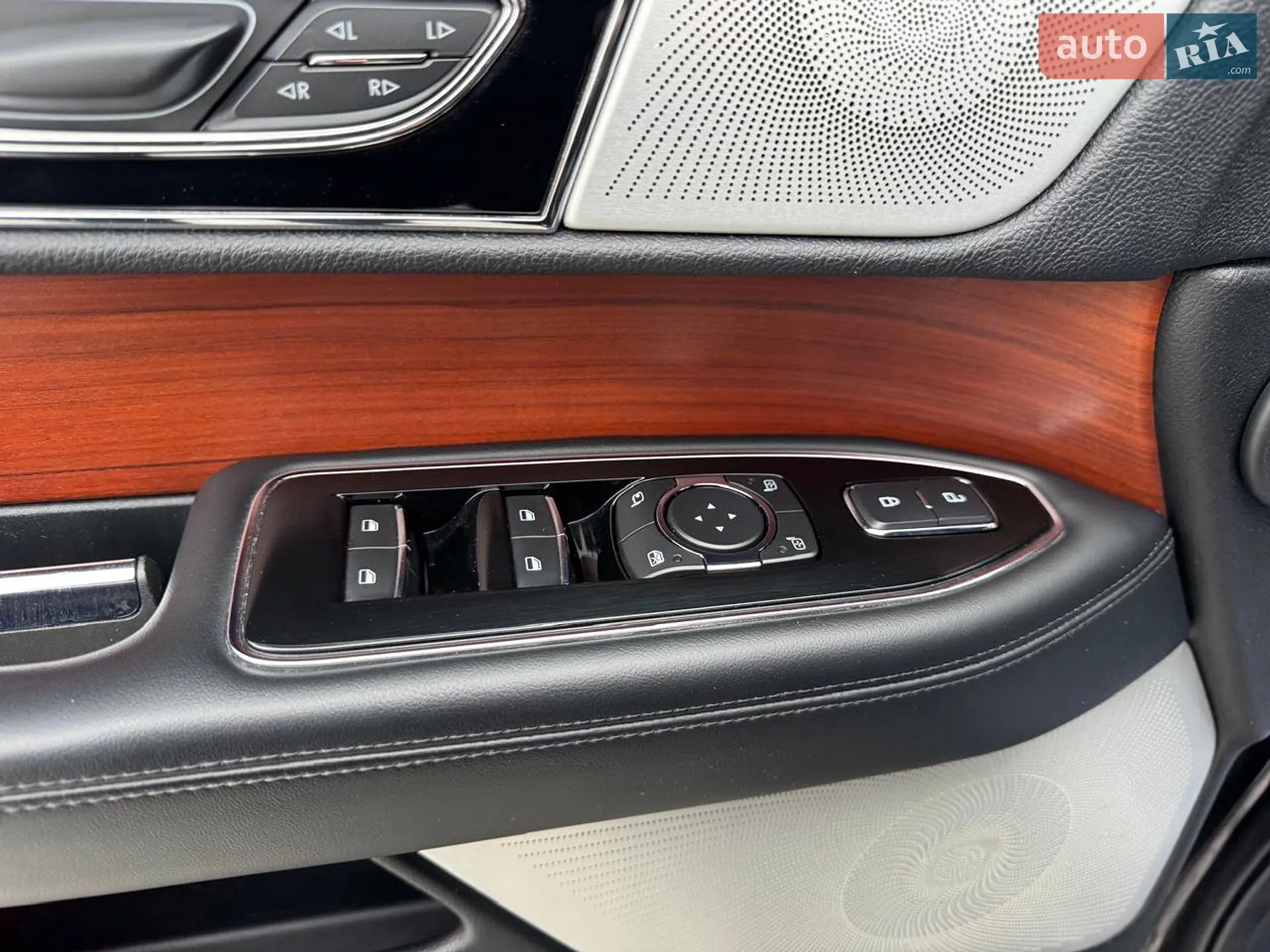 2020 Lincoln Navigator - мініатюра 21