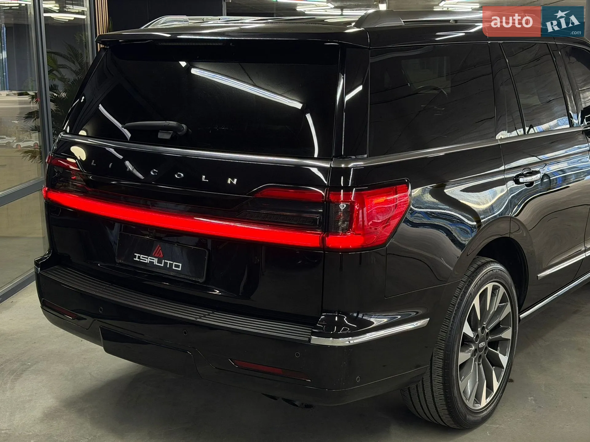 2019 Lincoln Navigator - мініатюра 17