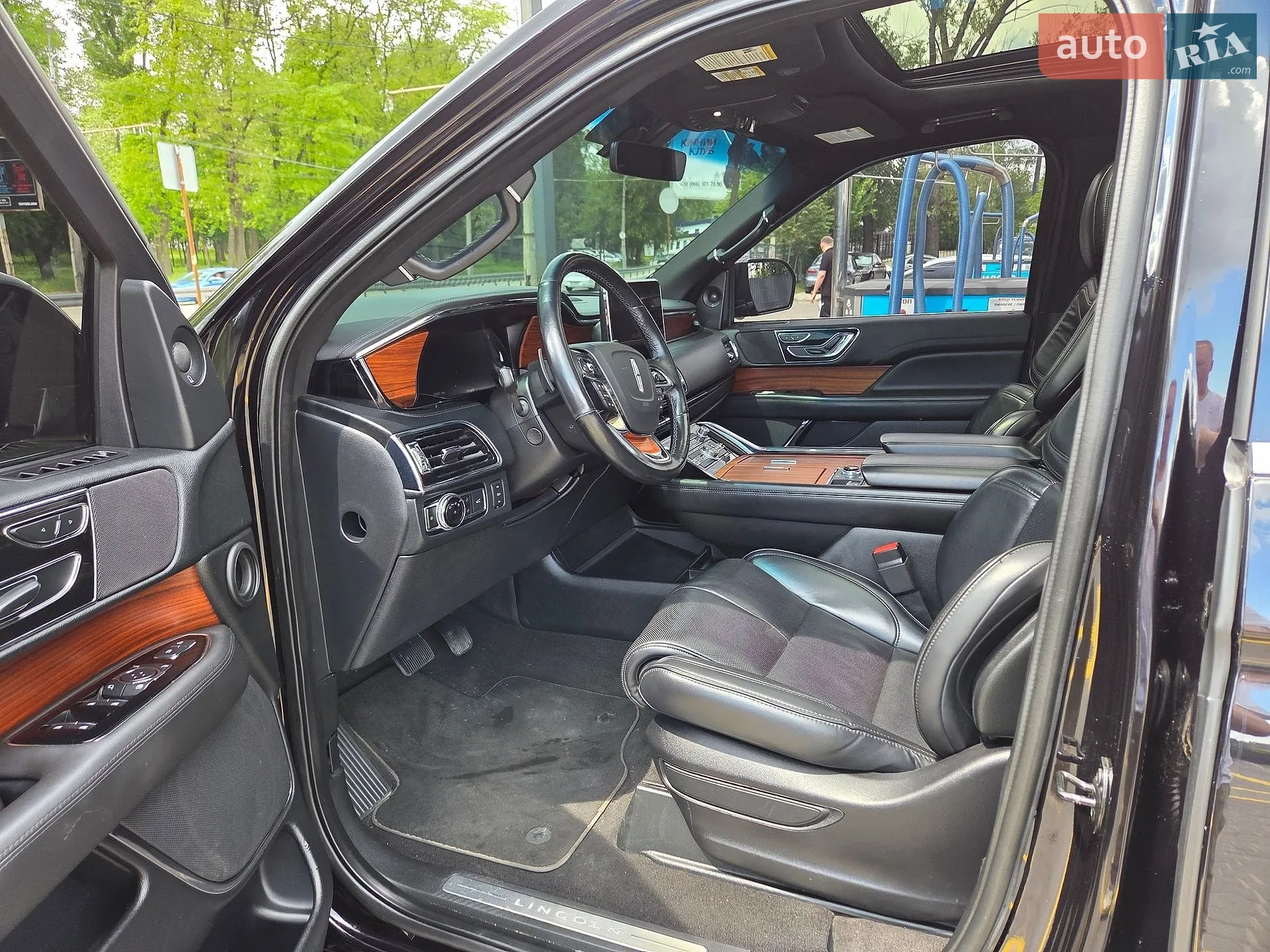 2019 Lincoln Navigator - мініатюра 12