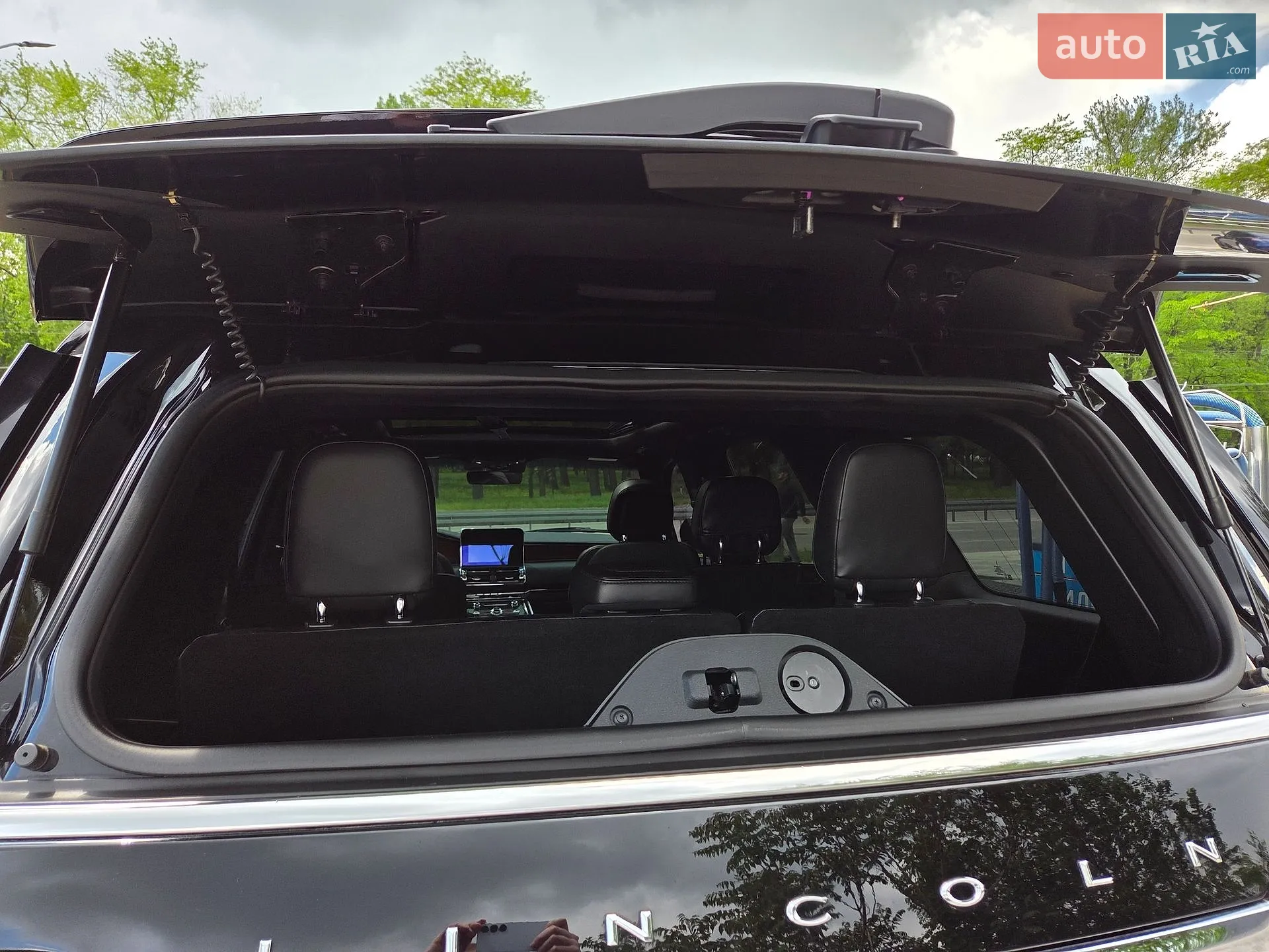 2019 Lincoln Navigator - мініатюра 24