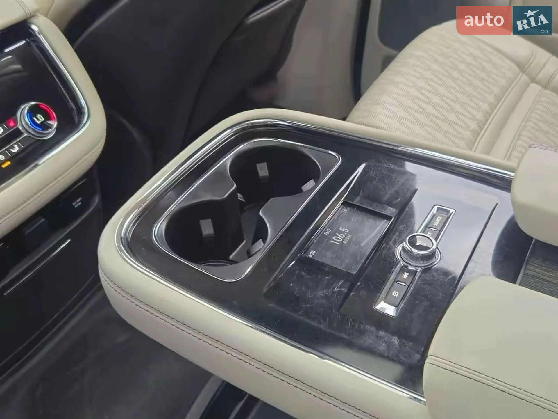 2020 Lincoln Navigator - мініатюра 24
