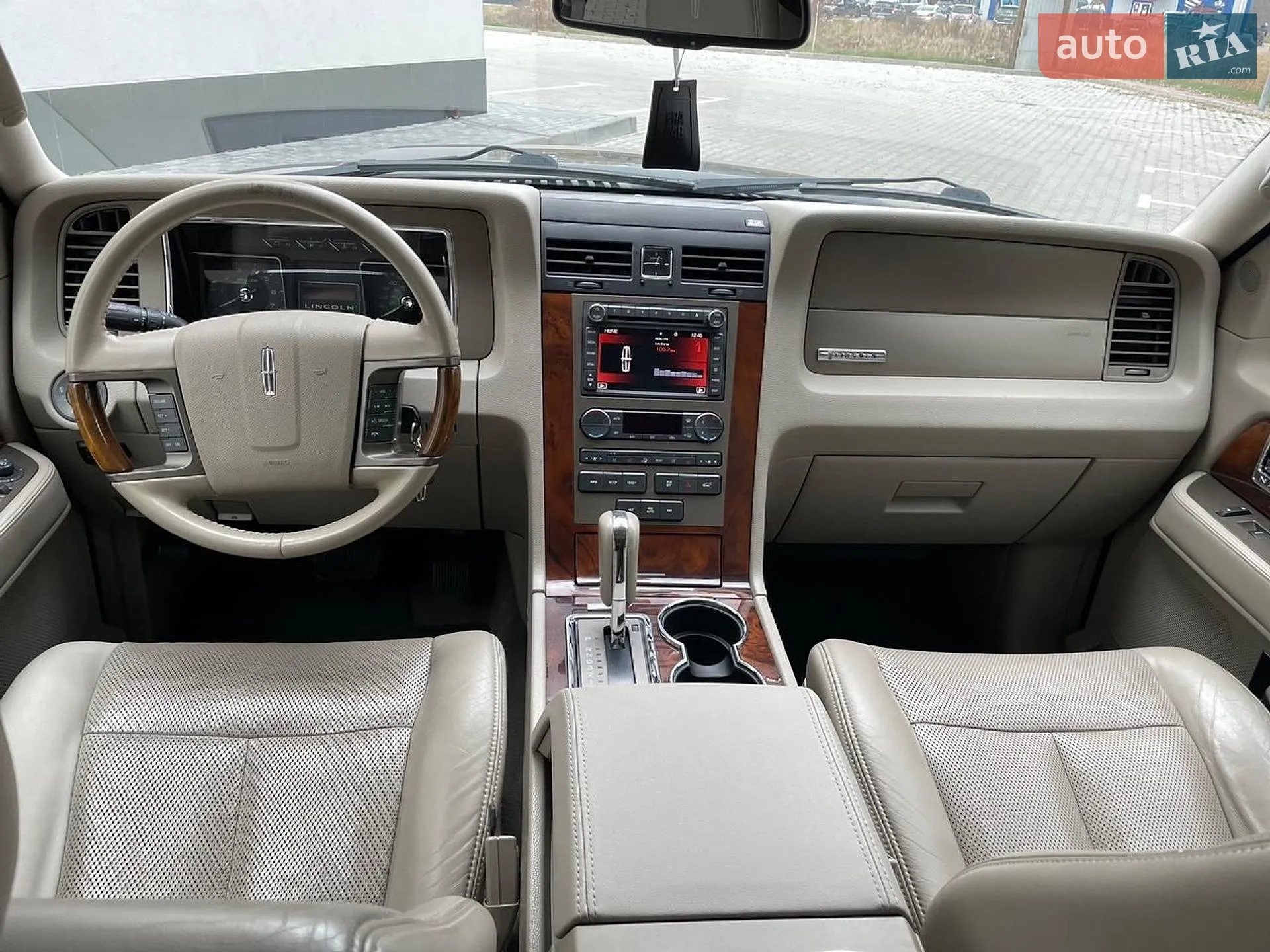 2011 Lincoln Navigator - мініатюра 16