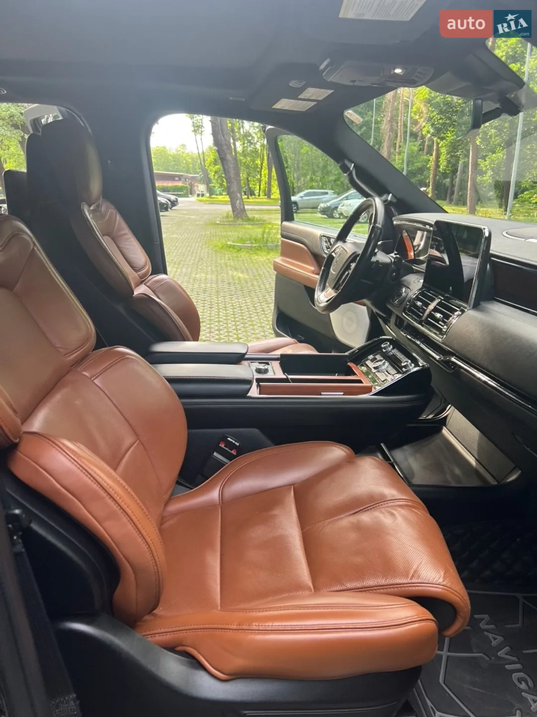 2019 Lincoln Navigator - мініатюра 31