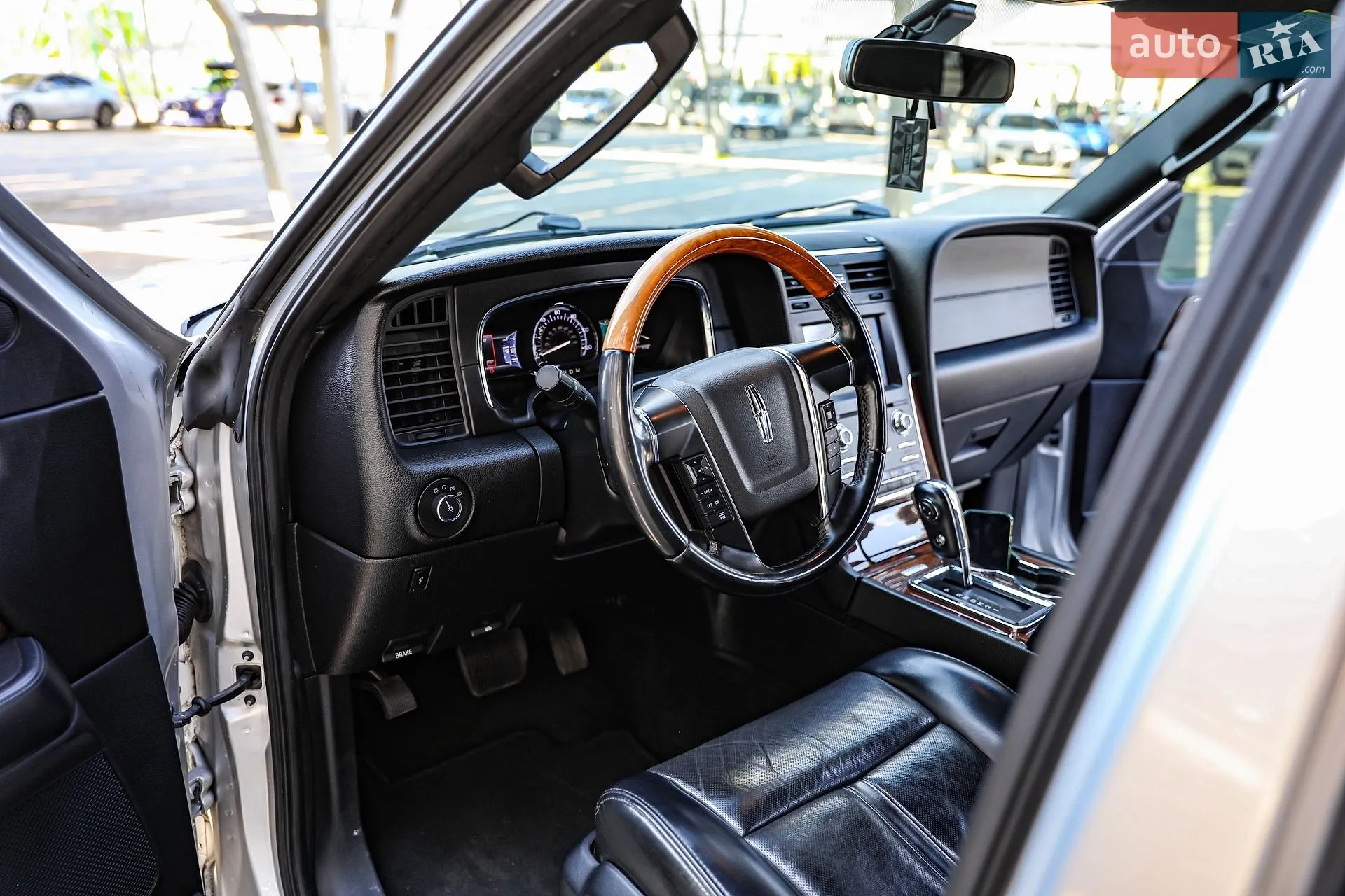 2016 Lincoln Navigator - мініатюра 29
