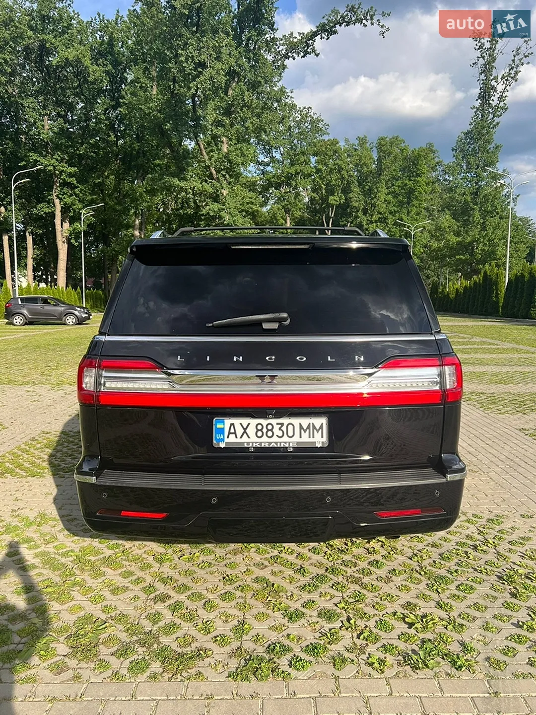 2019 Lincoln Navigator - мініатюра 2