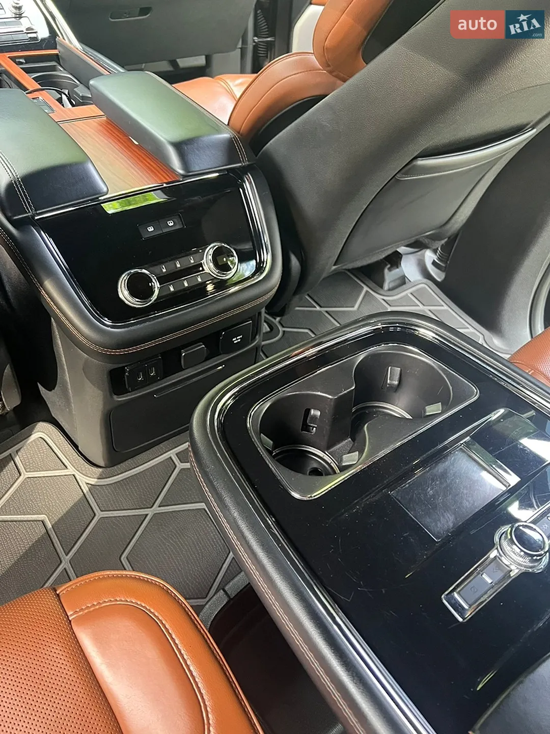 2019 Lincoln Navigator - мініатюра 41