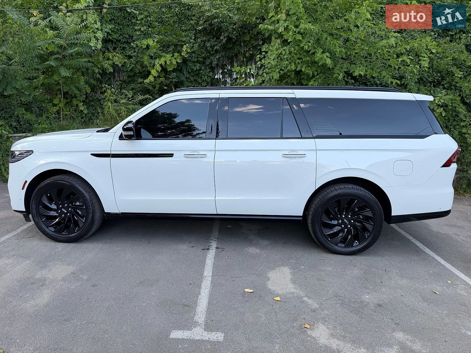 2025 Lincoln Navigator - мініатюра 11