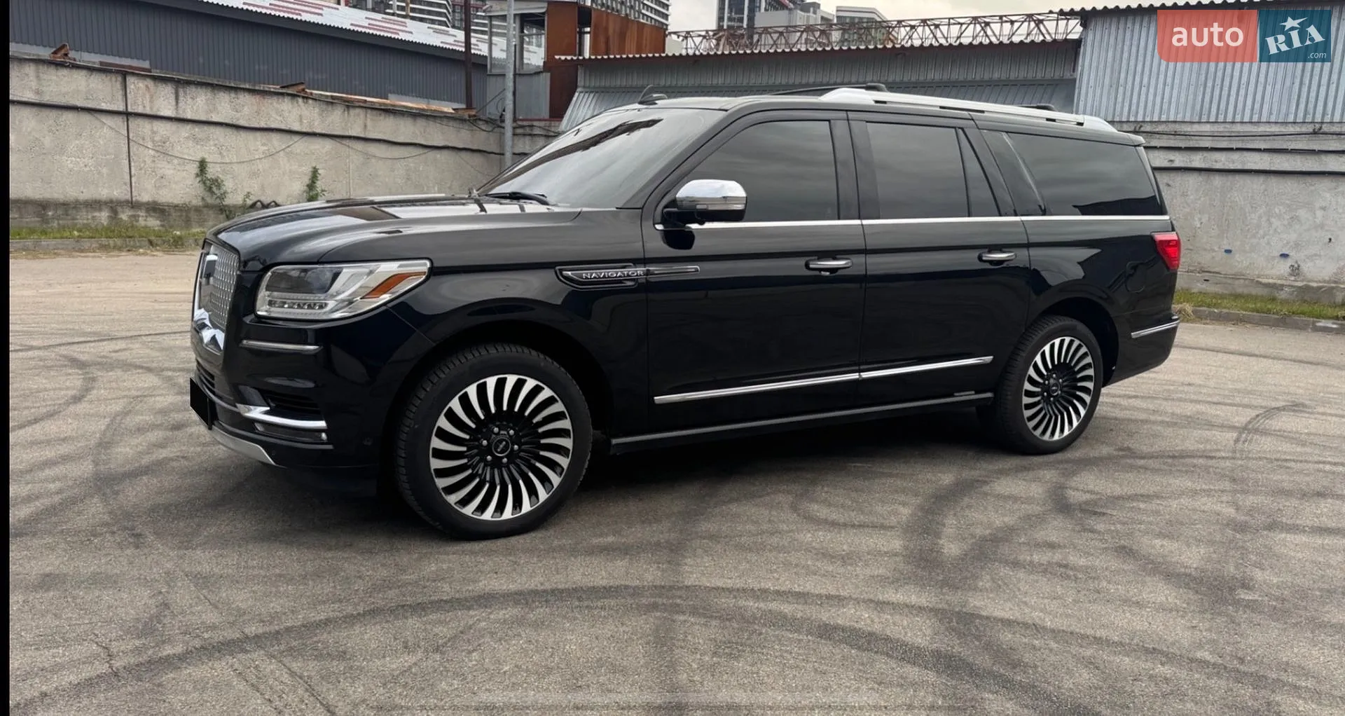 2018 Lincoln Navigator - мініатюра 2