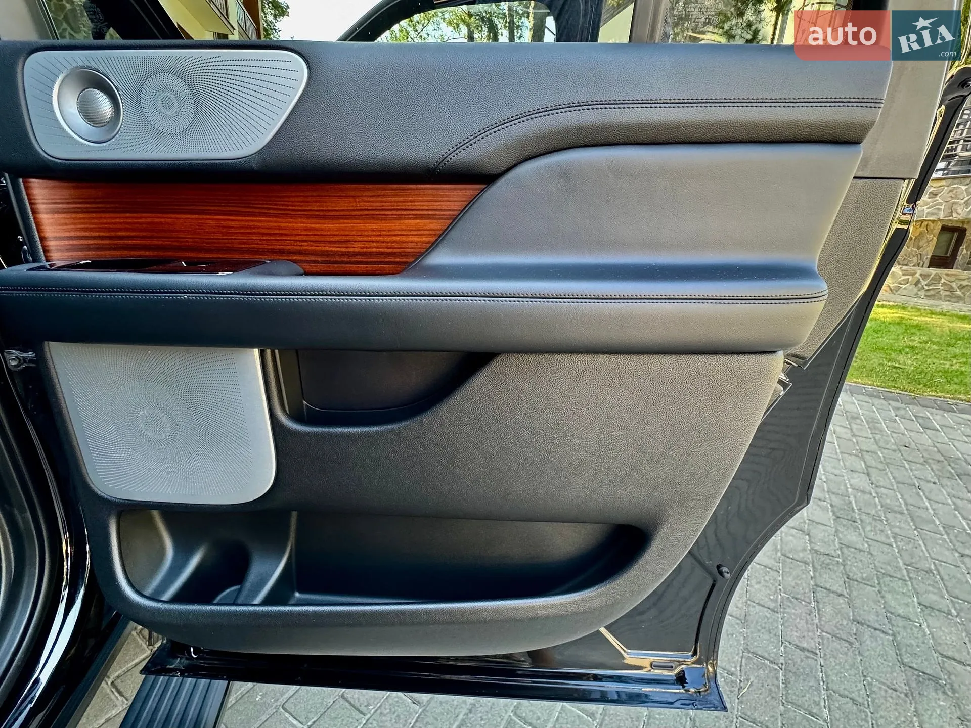 2018 Lincoln Navigator - мініатюра 23