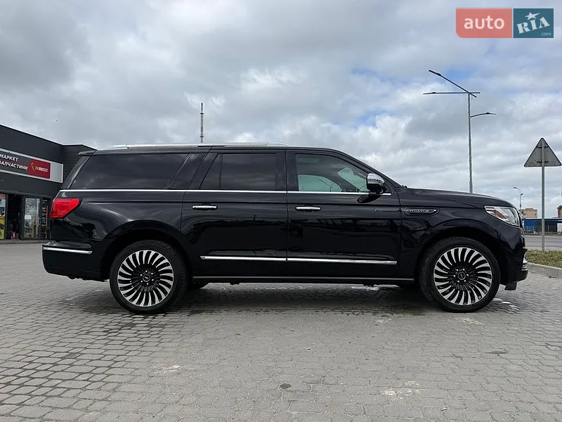Lincoln Navigator