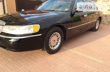 Седан Lincoln Town Car 2001 в Хмельницком