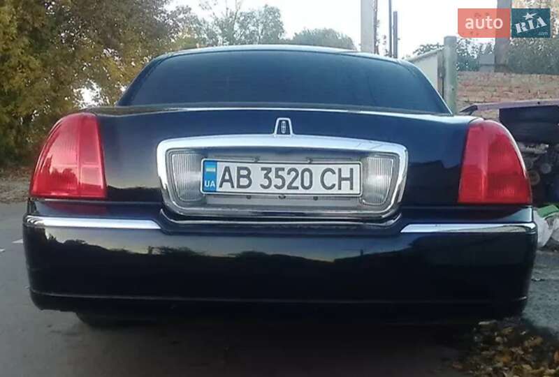 Седан Lincoln Town Car 2008 в Виннице
