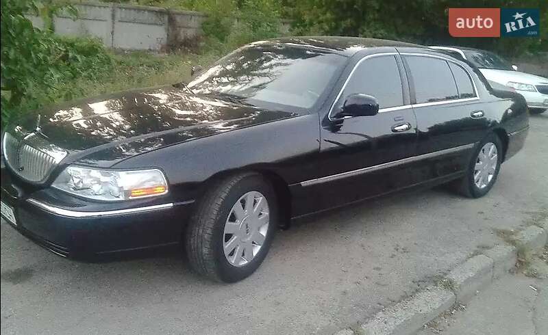 Седан Lincoln Town Car 2008 в Виннице