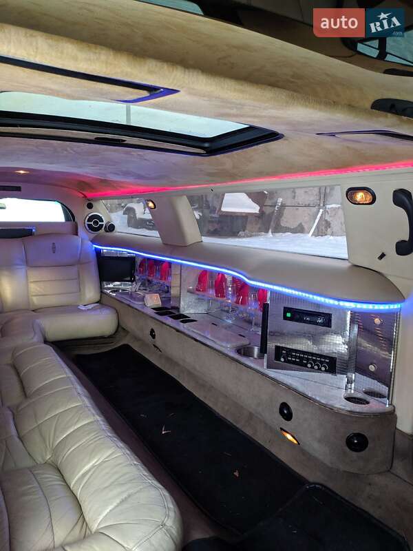 Лимузин Lincoln Town Car 1999 в Овруче
