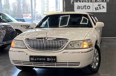 Лимузин Lincoln Town Car 2005 в Одессе