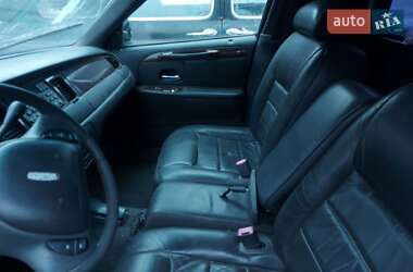 Лимузин Lincoln Town Car 2000 в Ужгороде