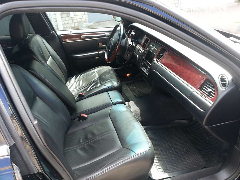 Седан Lincoln Town Car 2005 в Николаеве