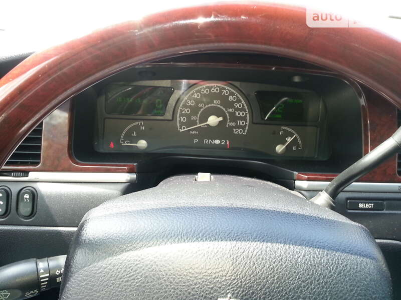 Седан Lincoln Town Car 2005 в Николаеве