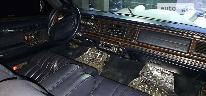 Лимузин Lincoln Town Car 1992 в Тернополе фото 4 Лимузин Lincoln Town Car 1992 в Тернополе
