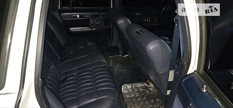 Лимузин Lincoln Town Car 1992 в Тернополе фото 7 Лимузин Lincoln Town Car 1992 в Тернополе