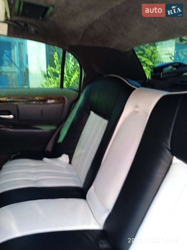 Лимузин Lincoln Town Car 1998 в Измаиле фото 5 Лимузин Lincoln Town Car 1998 в Измаиле