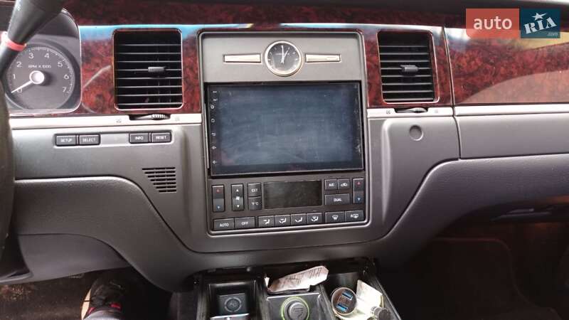 Седан Lincoln Town Car 2010 в Кропивницькому