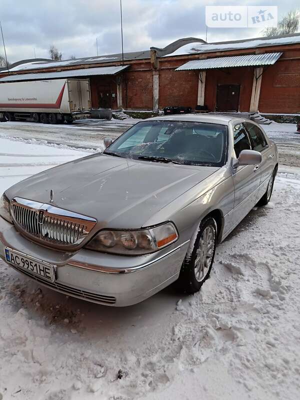 Седан Lincoln Town Car 2006 в Києві