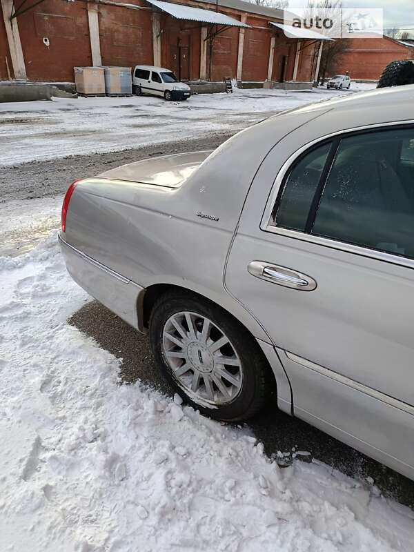 Седан Lincoln Town Car 2006 в Києві