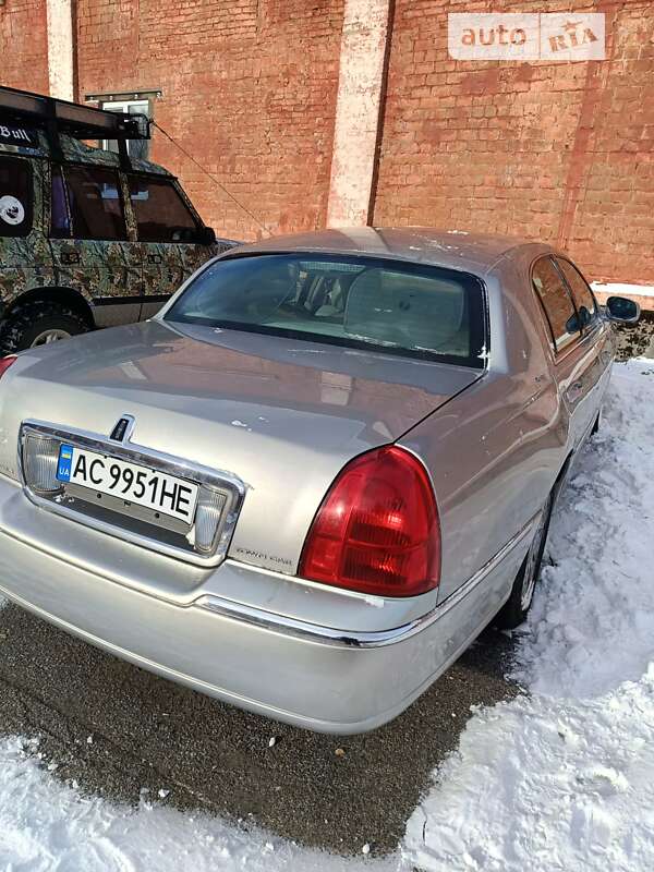 Седан Lincoln Town Car 2006 в Києві