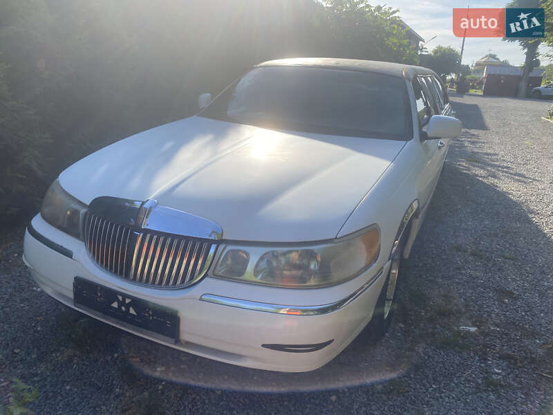 Лимузин Lincoln Town Car 2000 в Збараже