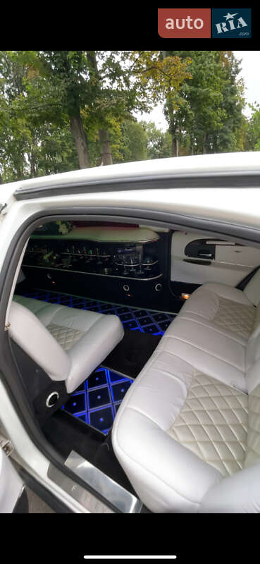 Лимузин Lincoln Town Car 2000 в Харькове фото 9 Лимузин Lincoln Town Car 2000 в Харькове