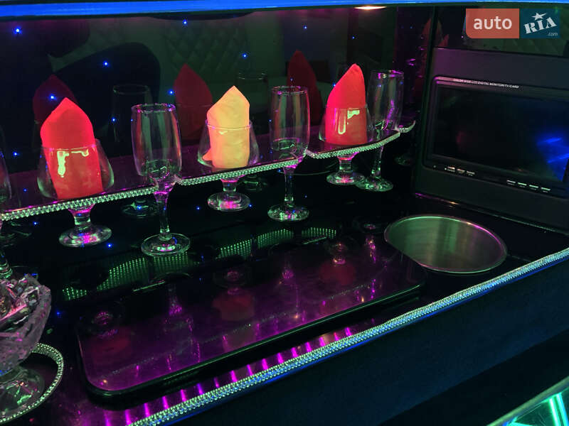 Лимузин Lincoln Town Car 2000 в Харькове фото 13 Лимузин Lincoln Town Car 2000 в Харькове