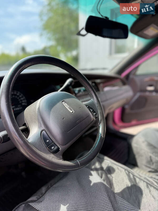 Лімузин Lincoln Town Car 2001 в Києві