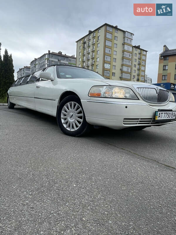 Лимузин Lincoln Town Car 2003 в Ивано-Франковске