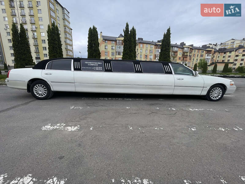 Лимузин Lincoln Town Car 2003 в Ивано-Франковске