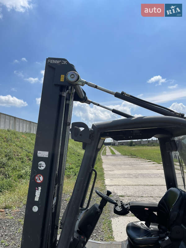 Вилочный погрузчик Linde H 30D 2006 в Владимире
