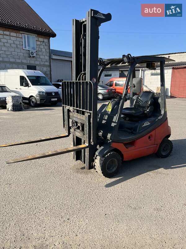 Вилочний навантажувач Linde H20T 2004 в Житомирі