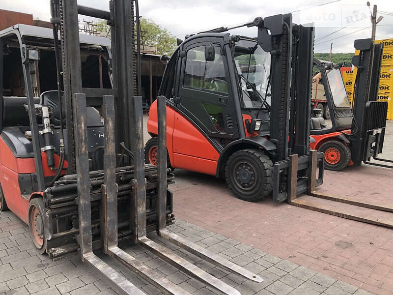 Вилочный погрузчик Linde H30Т 2010 в Тячеве