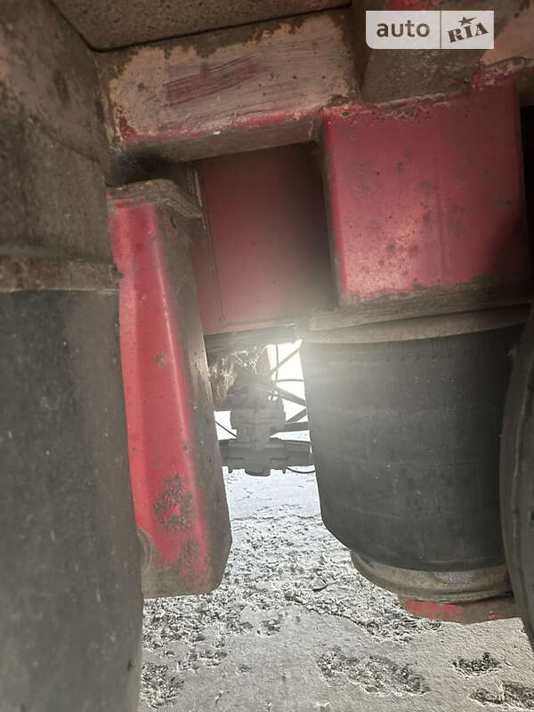 Низкорамная платформа Lintrailers 4 LSDU 18-40 2004 в Сумах