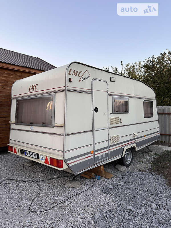 Прицеп дача LMC Luxus 1994 в Новомосковске фото Прицеп дача LMC Luxus 1994 в Новомосковске