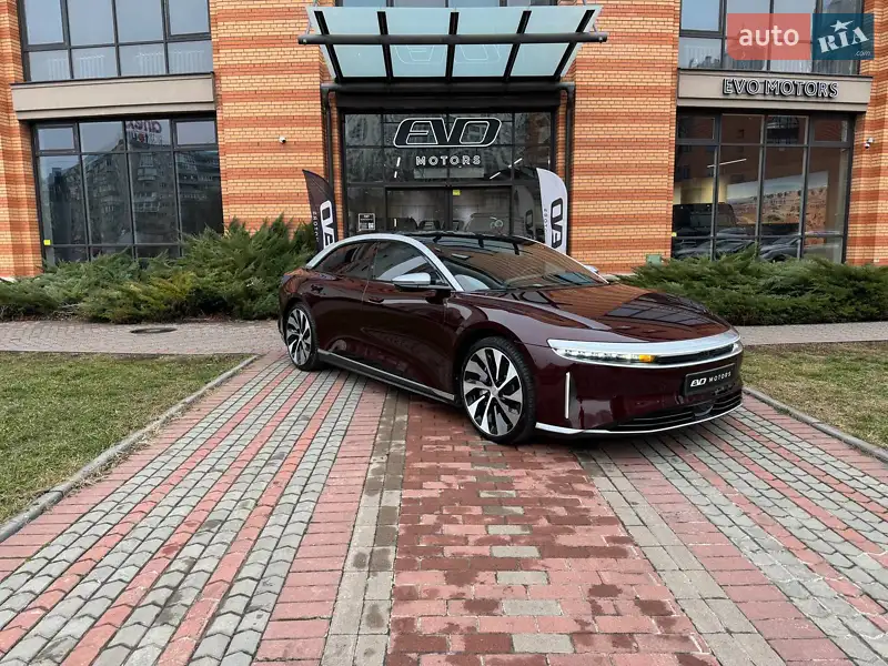 Седан Lucid Air 2022 в 