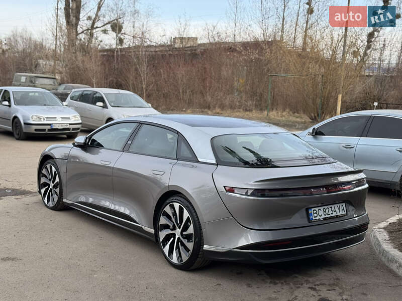 Седан Lucid Air 2022 в Львове